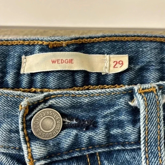 Levi’s Wedige Premium Denim Jeans - Picture 3 of 7